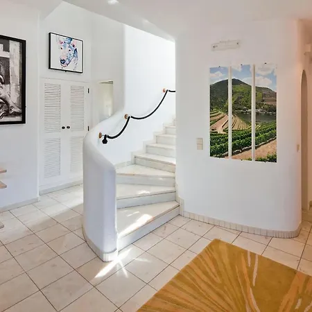 Sleeps 10 Pool Air Con Wifi